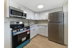 2213 NE 1st Court 204, Boynton Beach, FL 33435 - MLS#R11085061