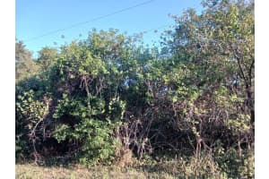7025 Ne 11th Lane Okeechobee, FL 34974 - Off Market