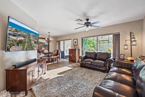 25 Lexington Lane W B, Palm Beach Gardens, FL 33418 - MLS#R11085343
