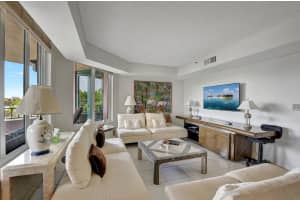 100 SE 5th Ph 4 Avenue 504, Boca Raton, FL 33432 - MLS#R11085423