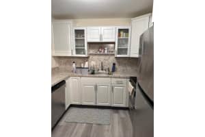 5800 Fernley Drive W 10, West Palm Beach