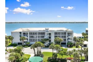 164 NE Edgewater Drive 2105, Stuart, FL 34996 - MLS#R11085520