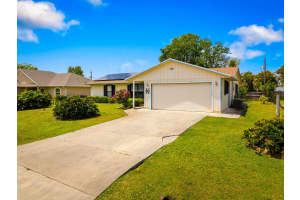 720 SW Broadview Street, Port Saint Lucie, FL 34983 - MLS#R11085733