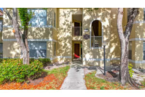 595 Vista Isles Drive 1926, Sunrise