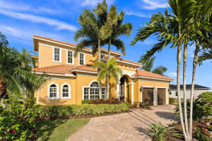 113 SE Via Verona, Port Saint Lucie, FL 34984 - MLS#R11085956