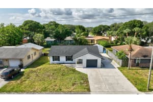 717 Holly Avenue, Fort Pierce, FL 34982 - MLS#R11086153