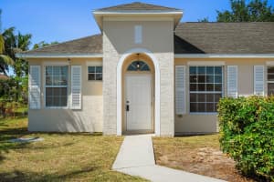 565 SW Feldman Avenue N, Port Saint Lucie, FL 34953 - MLS#R11086268
