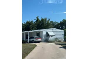 17 Santa Maria Court, Port Saint Lucie, FL 34952 Sold 05/30/25