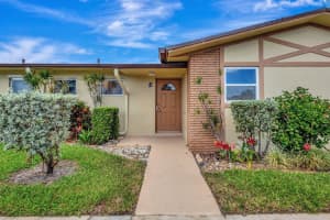 2842 Crosley Drive W E, West Palm Beach