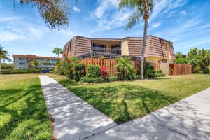 44 Springdale Circle, Palm Springs, FL 33461 Sold 11/13/25