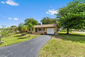7000 NW 95th Terrace, Tamarac, FL 33321 - MLS#R11086668