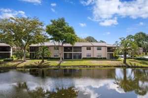 9267 Vista Del Lago 40h, Boca Raton