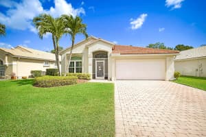 7004 SE Twin Oaks Circle, Stuart, FL 34997 Sold 08/28/25