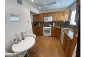 27 Colonial Club 105 Drive 105, Boynton Beach, FL 33435 - MLS#R11086852