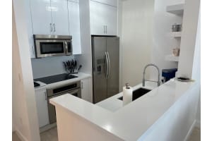 550 Okeechobee Boulevard 612, West Palm Beach, FL 33401 - MLS#R11086876