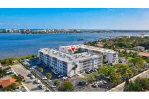1516 S Lakeside Drive 106, Lake Worth Beach