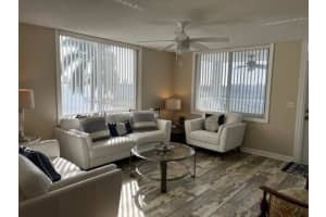 104 Paradise Harbour 415 Boulevard 415, North Palm Beach, FL 33408 - MLS#R11087293