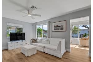 923 N H Street, Lake Worth Beach, FL 33460 - MLS#R11087506