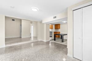 246 NE 10th Street, Delray Beach, FL 33444 - MLS#R11087635