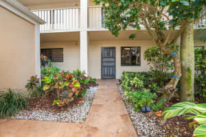 7240 Huntington Lane 105, Delray Beach, FL 33446 Sold 07/31/25