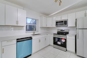 6531 SE Federal Highway J104, Stuart, FL 34997 Sold 08/05/25