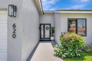 620 Enfield Road, Delray Beach, FL 33444 Sold 08/21/25