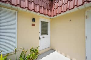 613 Laconia Circle, Lake Worth, FL 33467 Sold 07/31/25