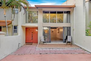 8751 Gatehouse Road 6, Plantation
