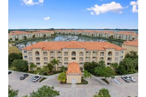 11 Harbour Isle Drive W 106, Fort Pierce