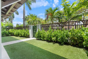 220 SE Mizner Boulevard Villa 104, Boca Raton, FL 33432 Sold 07/28/25