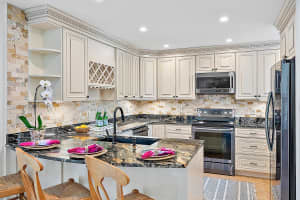 2703 Fairway Drive N, Jupiter, FL 33477 Sold 07/23/25