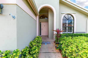 176 Executive Circle, Boynton Beach, FL 33436 Sold 07/31/25