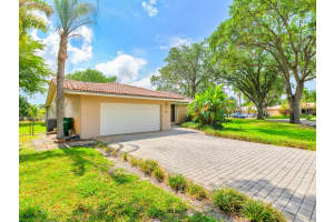 215 NW 86th Terrace, Coral Springs, FL 33071 Sold 10/28/25