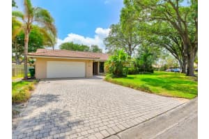 215 NW 86th Terrace, Coral Springs, FL 33071 Sold 10/28/25