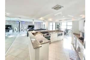 5420 N Ocean Drive 906, Singer Island, FL 33404 - MLS#R11088391