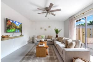 279 Arabian Road, Palm Springs, FL 33461 Sold 08/20/25