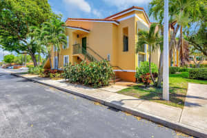 120 Yacht Club Way 208, Hypoluxo, FL 33462 Sold 06/09/25