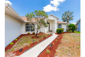 1123 SW Oak Hollow Court, Palm City, FL 34990 - MLS#R11088768