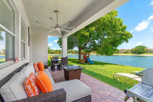 682 Cresta Circle, West Palm Beach, FL 33413 - MLS#R11088927