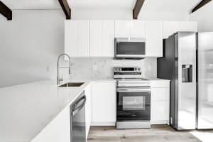 107 Fox Road 4-39, Hollywood