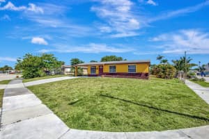 1500 W 13th Street W, Riviera Beach, FL 33404 - MLS#R11089182