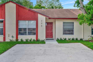 208 Palmetto Court, Jupiter, FL 33458 Sold 07/16/25