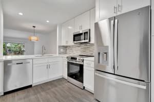 208 Palmetto Court, Jupiter, FL 33458 Sold 07/16/25