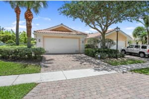 8210 Saint Johns Court, Wellington