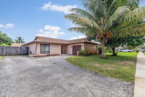 8611 NW 47th Court, Lauderhill, FL 33351 - MLS#R11089699