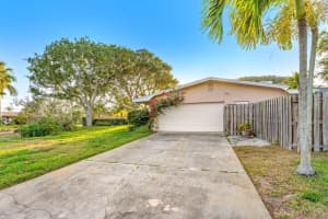 300 12th Terrace, Indialantic, FL 32903 Sold 10/30/25