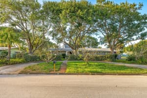 300 12th Terrace, Indialantic, FL 32903 Sold 10/30/25