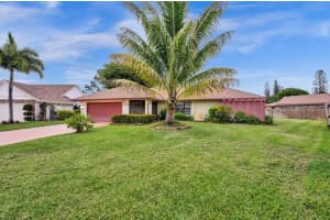 8245 Whitewood Cove E, Lake Worth