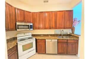 1825 Bridgepointe Circle 15, Vero Beach, FL 32967 Sold 10/23/25