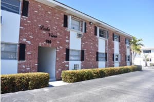 810 Lake Shore Drive 16, Lake Park